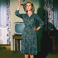 diva-eliz-mont-bewitched-gif-251.gif
