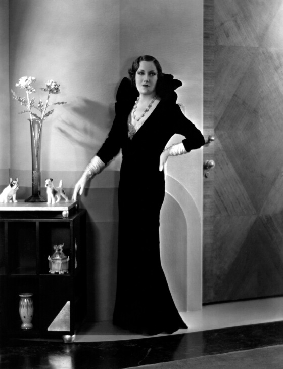 circa 1931: American actress Gloria Swanson (1897 - 1983) in a scene from the film 'Indiscreet', directed by Leo McCarey for Art Cinema Corporation.